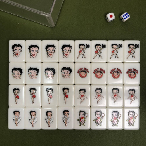 Seaside Escape Tile Game Betty Boop 33 blocks X-Large mahjong (for one player)