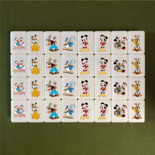 Seaside Escape Tile Game Mickey Christmas 33/46 XL mahjong