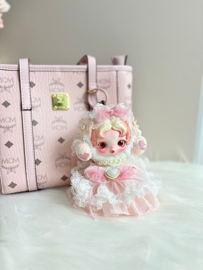 Skullpanda V3 Ghostie Handmade Outfit – Sweet Lolita Pink Lace Dress with Pearl & Heart Brooch