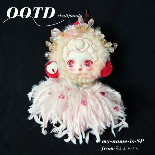 Skullpanda V3 Moldy Muffin Handmade Outfit – Pink Feather Dress with Crystal Accents (Also Fits Ghostie)