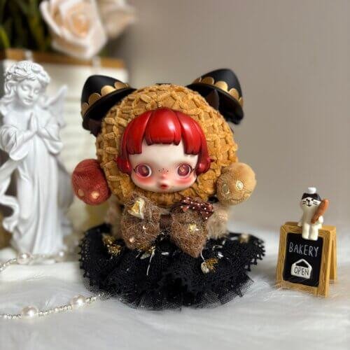 Skullpanda Peanut Handmade Outfit – Cozy Bear Style Dress with Golden Accents & Black Lace Skirt