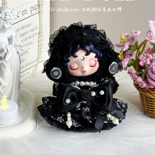 Skullpanda Handmade Outfits Darkness Skullpanda Darkness OOTD display with black lace veil, satin bow and pearl details