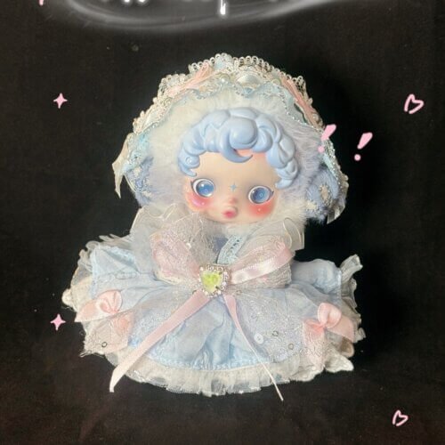 Skullpanda Handmade Outfits Dew Skullpanda Dew pastel blue OOTD with lace hood, white faux fur trim and tulle skirt